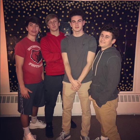 Meet your Posher, Derek - Picture 1 of 1